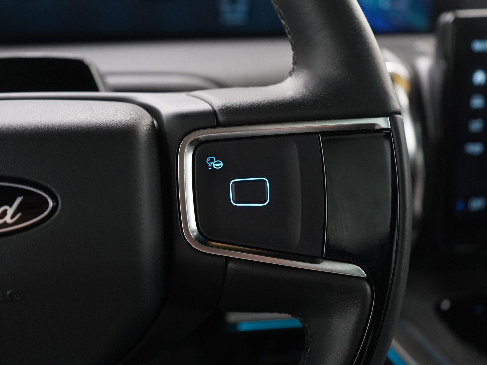 Used 2025 Ford Expedition Tremor AWD/4WD image 33