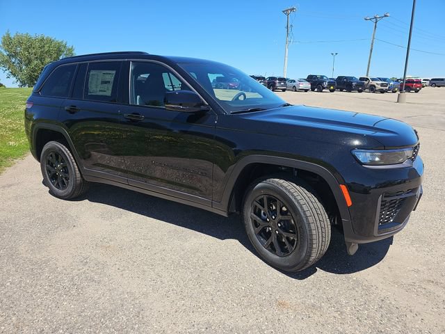 New 2026 Jeep Grand Cherokee Altitude AWD/4WD image 7