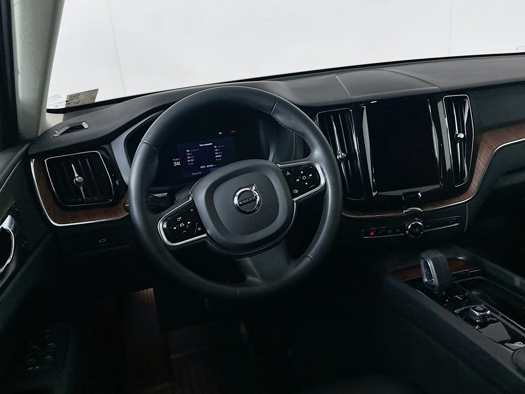 Used 2023 Volvo XC60 B5 Plus w/ Climate Package image 18