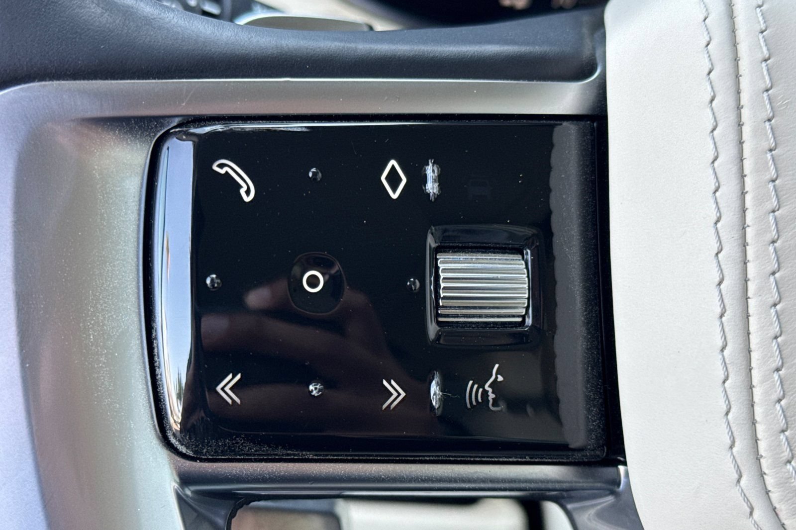 Certified 2023 Land Rover Range Rover SE AWD/4WD image 28
