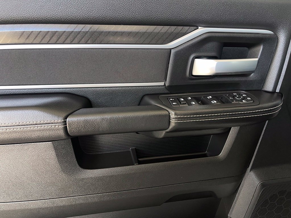 New 2027 RAM 3500 Big Horn AWD/4WD image 7