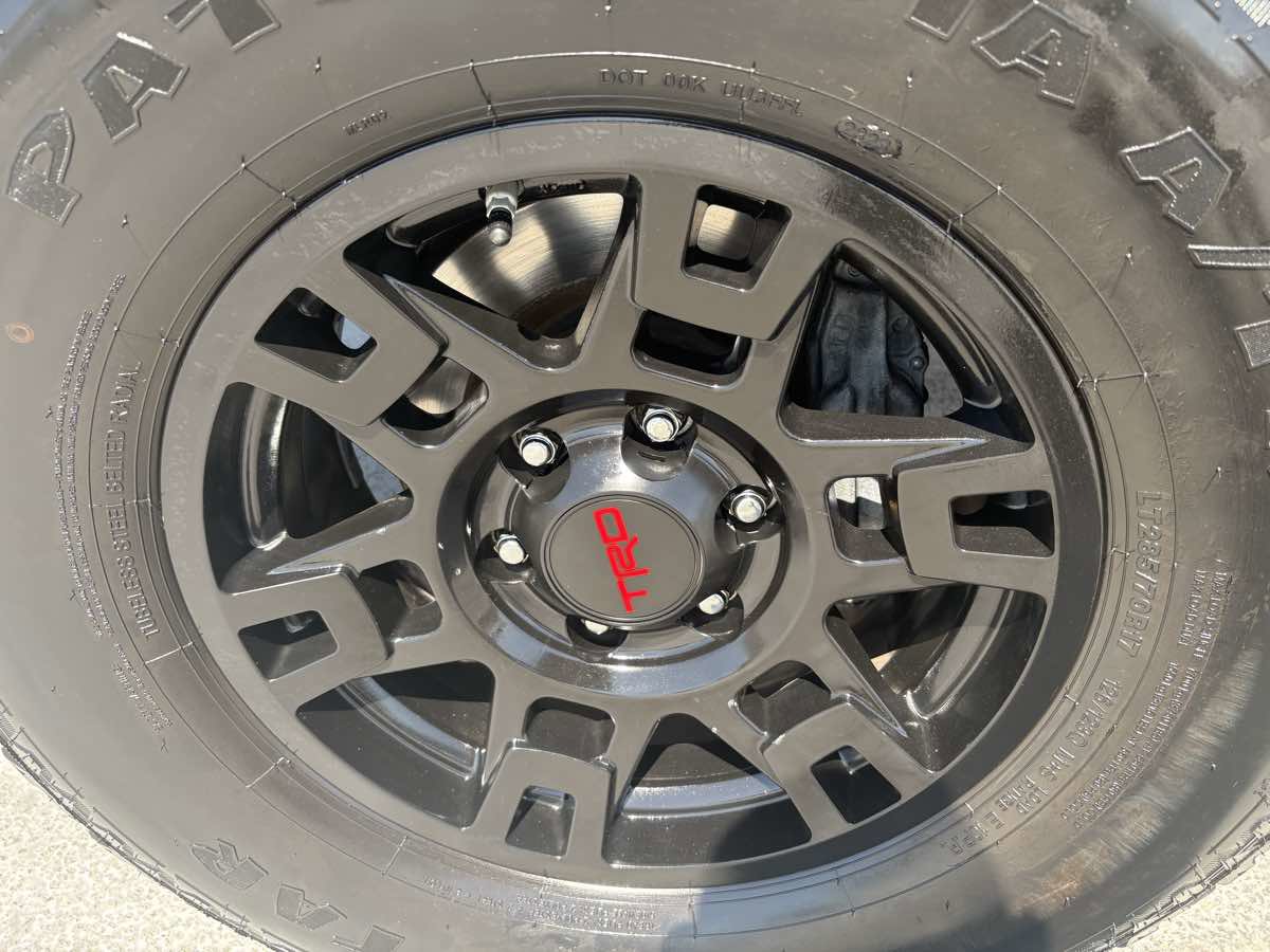 Used 2018 Toyota 4Runner Limited image 9