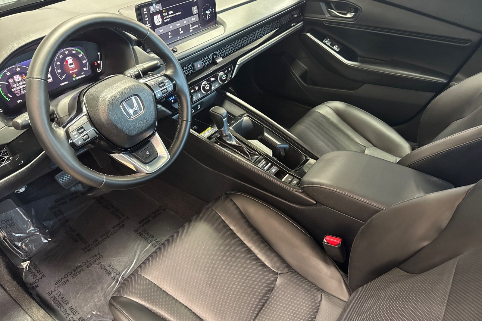 Used 2025 Honda Accord Touring image 4