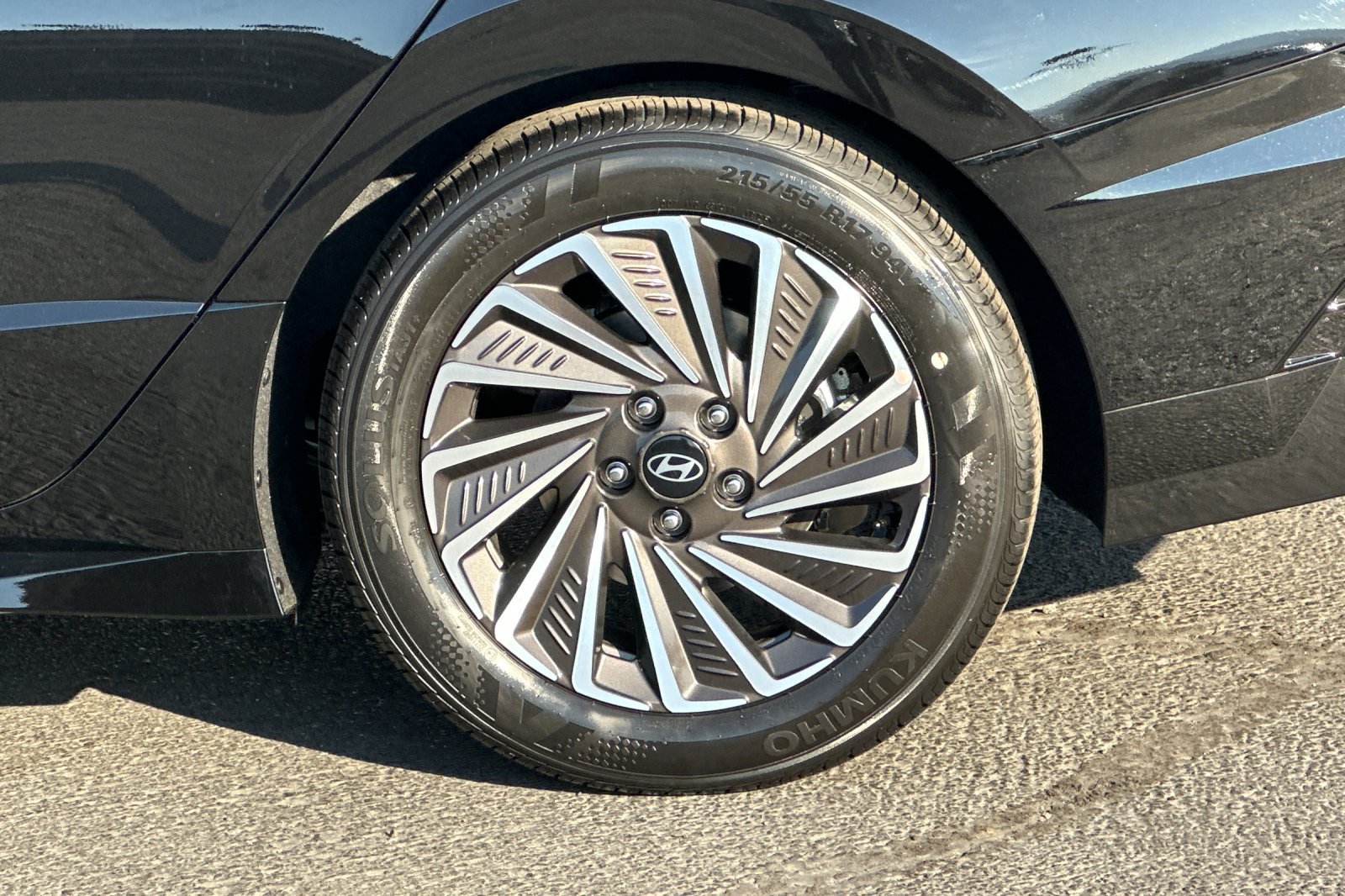 New 2025 Hyundai Sonata Limited FWD image 24
