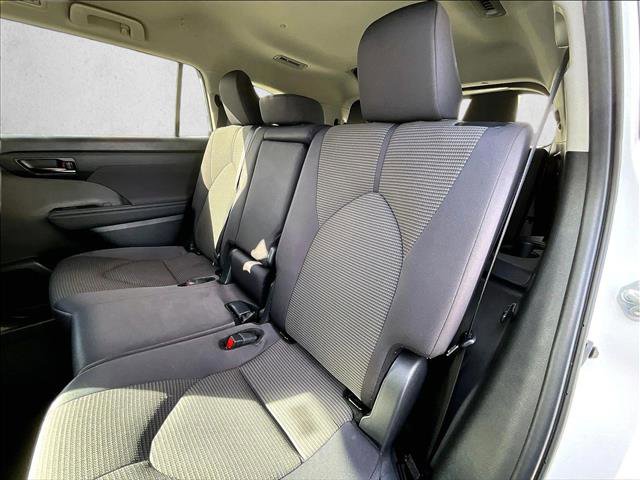 Used 2024 Toyota Highlander LE image 28