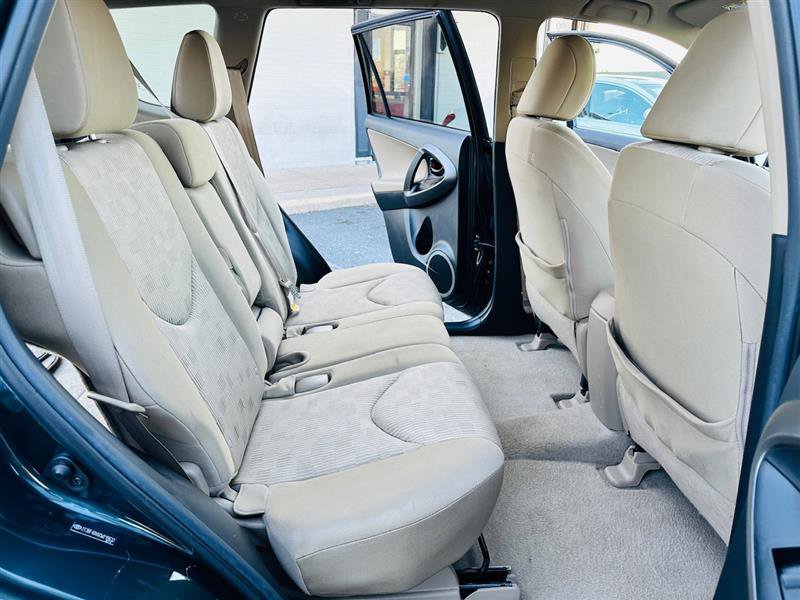 Used 2012 Toyota RAV4 4WD image 17