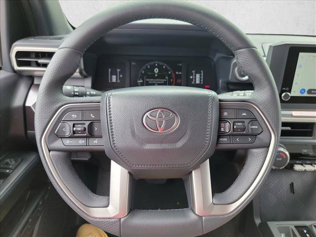 Used 2026 Toyota 4Runner SR5 AWD/4WD image 15
