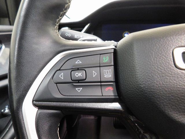 Used 2022 Jeep Grand Cherokee Laredo w/ Luxury Tech Group I image 21