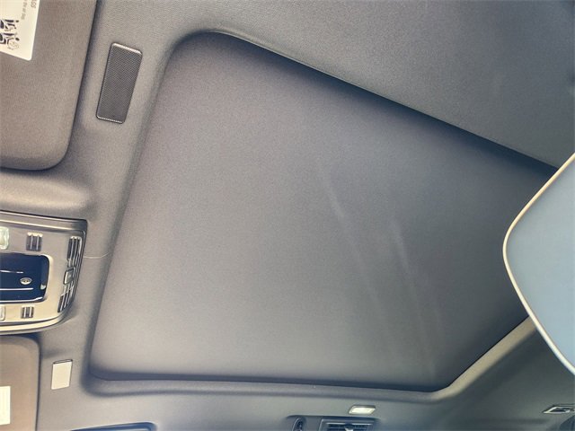 New 2026 Chevrolet Suburban Premier image 20