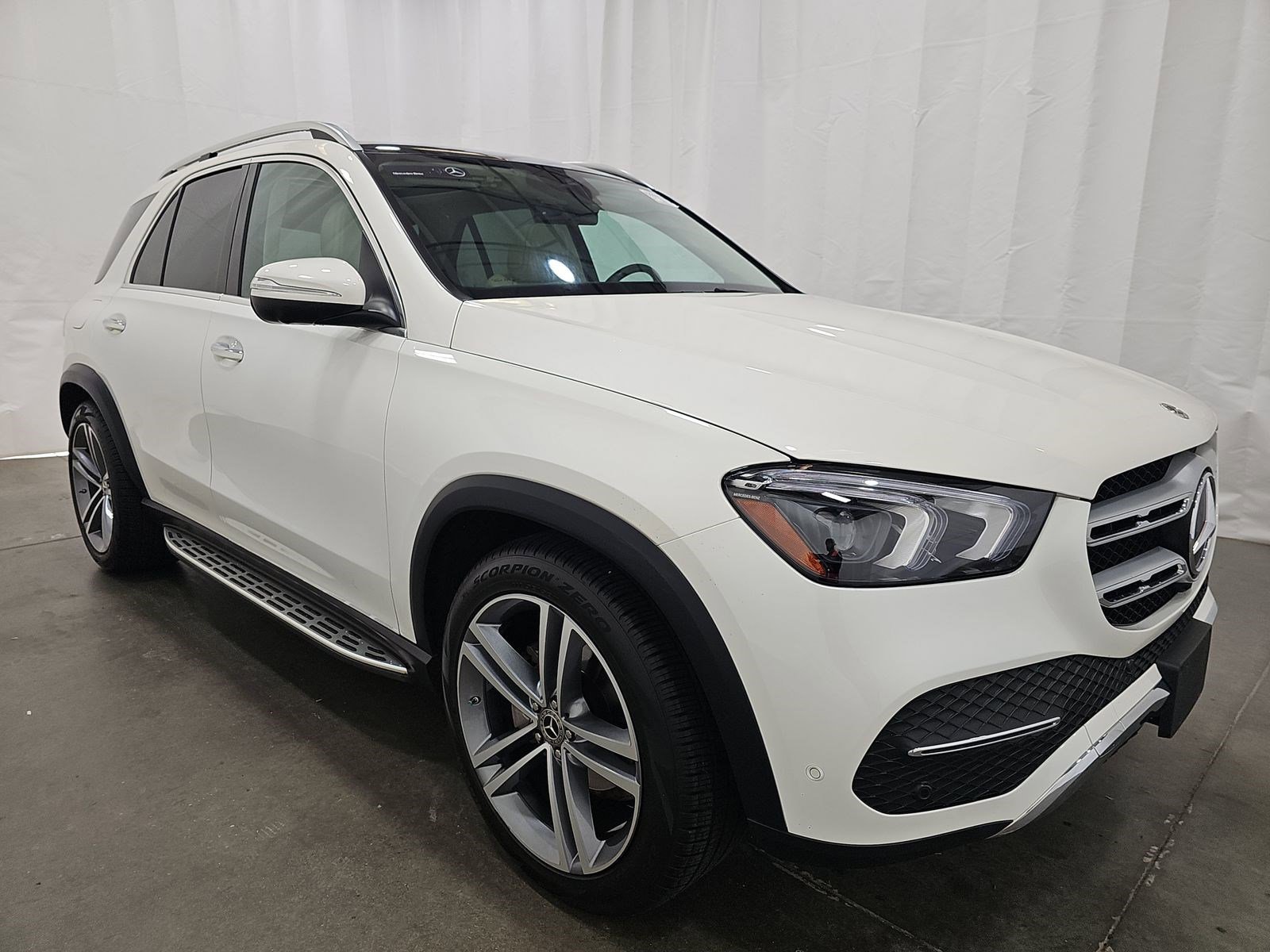 Used 2022 Mercedes-Benz GLE 350 w/ Premium Package image 4