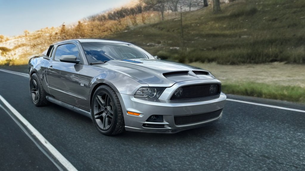 Used 2014 Ford Mustang GT Premium RWD image 3