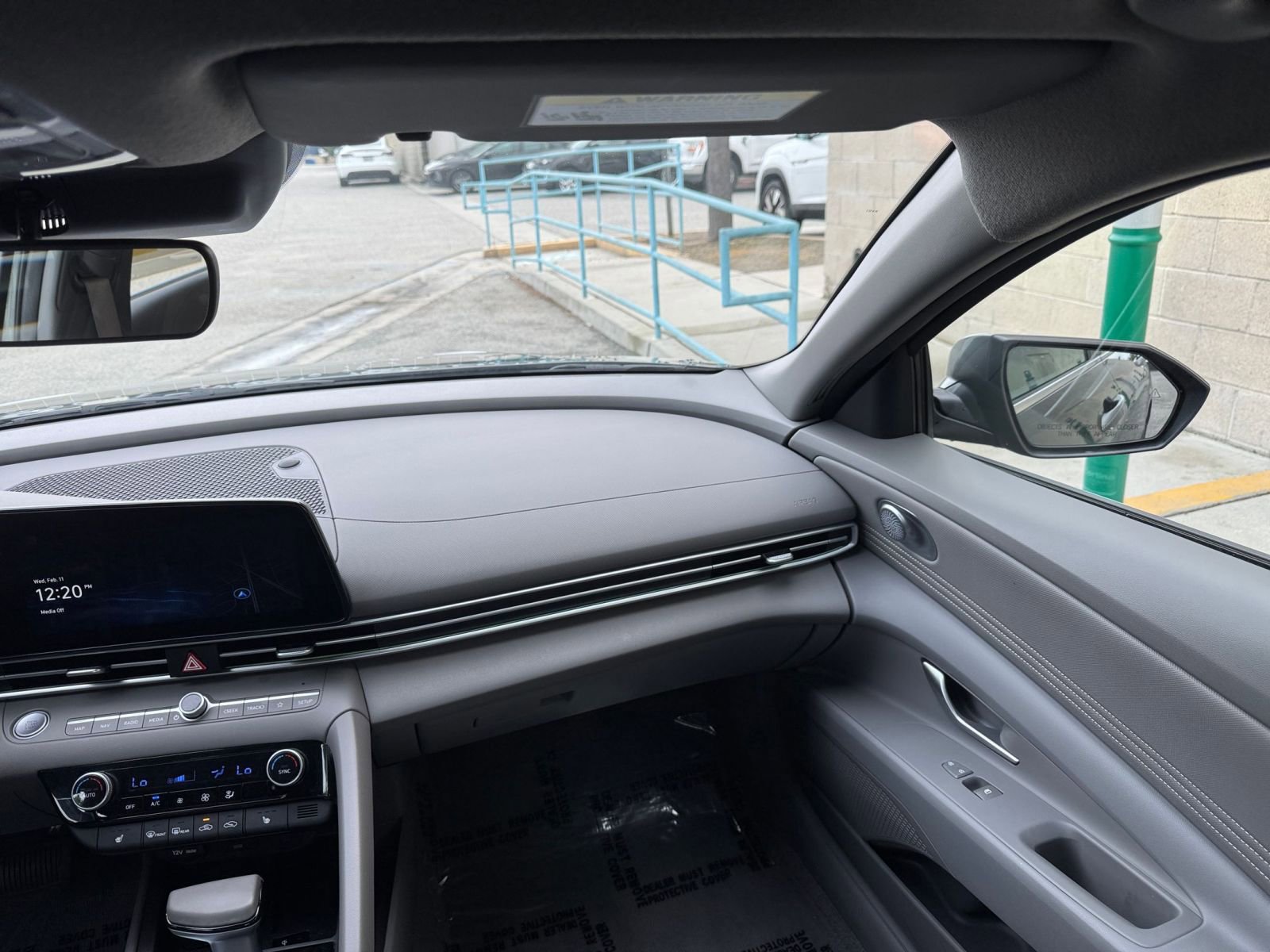 Used 2025 Hyundai Elantra SEL FWD image 37