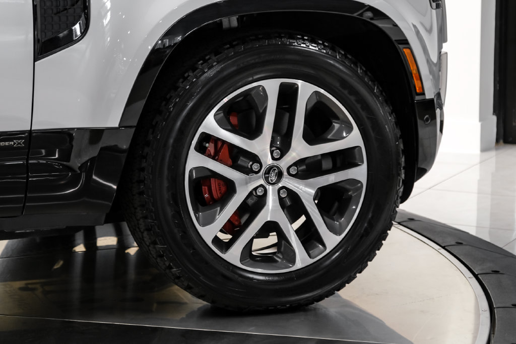 Used 2024 Land Rover Defender 130 X AWD/4WD image 57