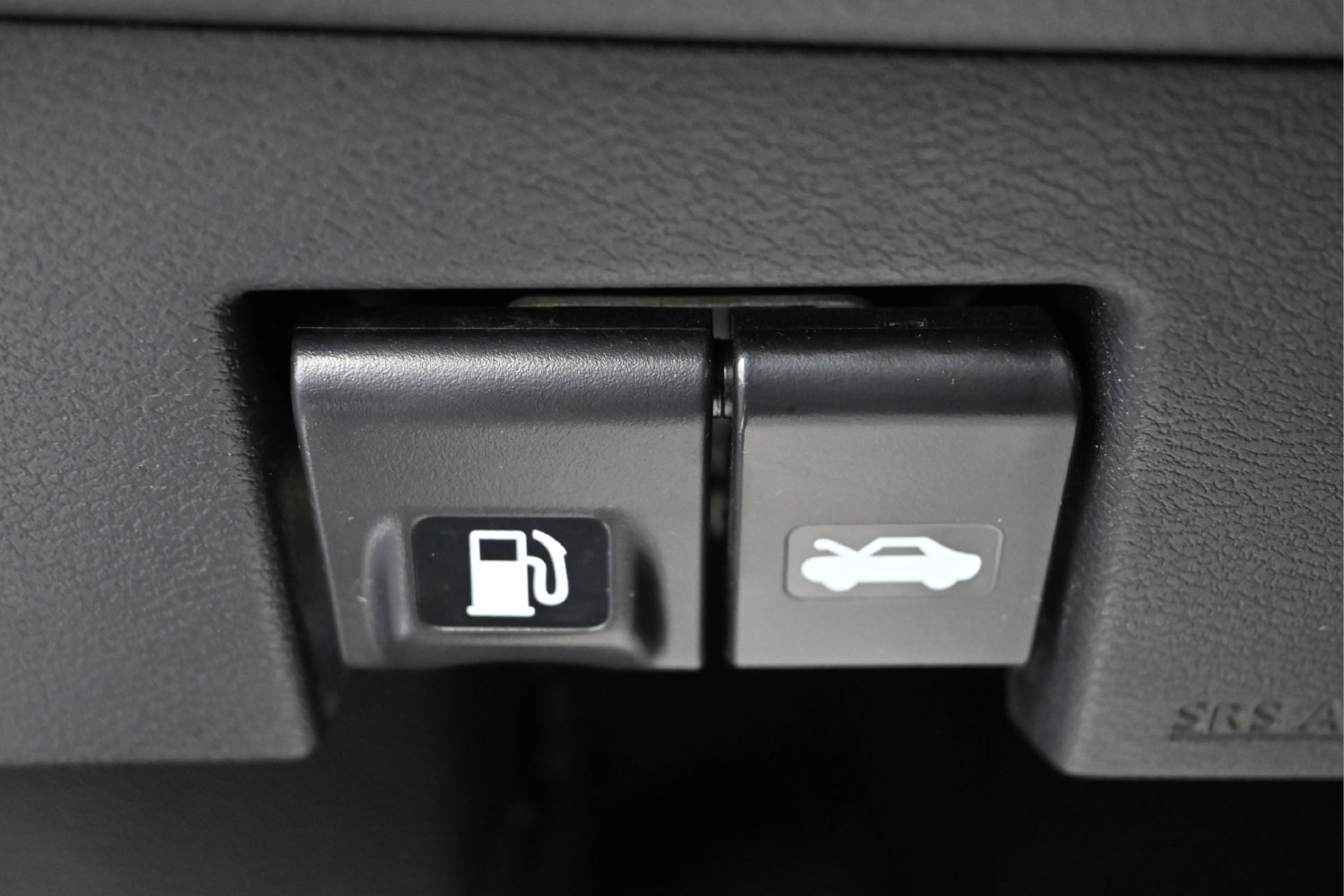 Used 2025 Nissan Versa SV FWD image 16