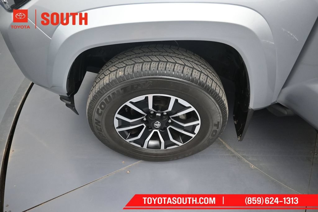 Used 2023 Toyota Tacoma TRD Sport AWD/4WD image 32