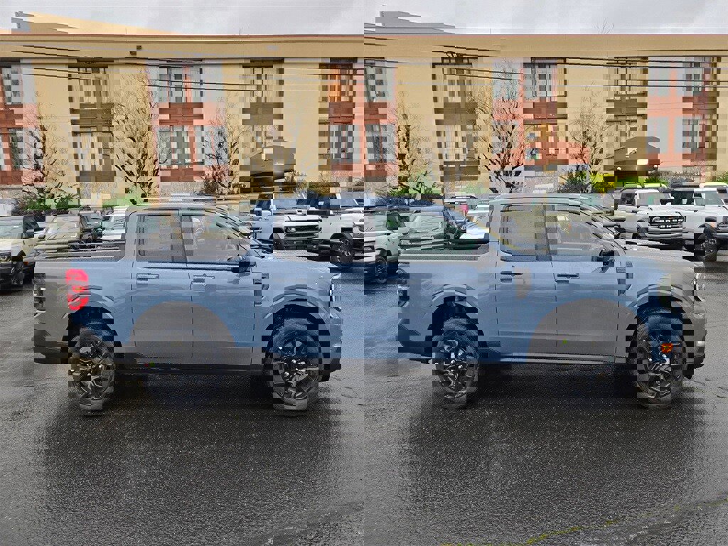 New 2026 Ford Maverick Lariat w/ Black Appearance Package image 4