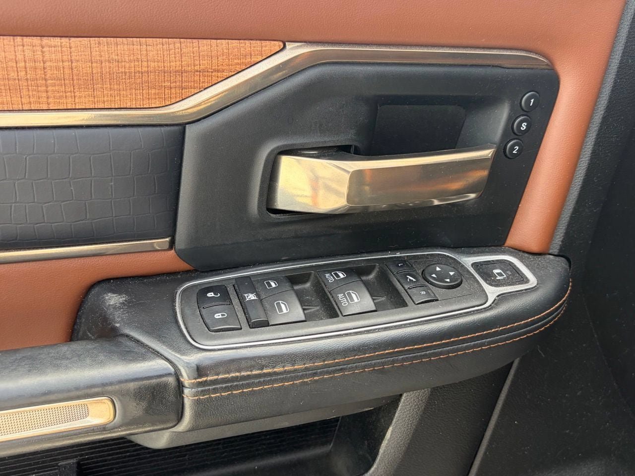 Used 2022 RAM 2500 Limited AWD/4WD image 5