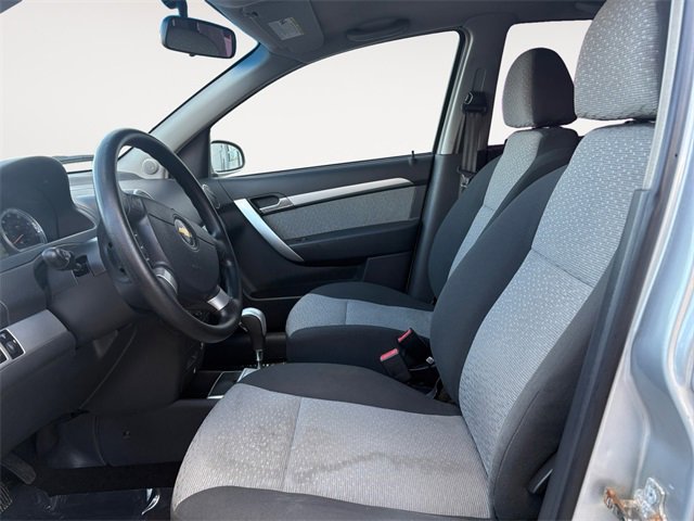 Used 2011 Chevrolet Aveo5 LT w/ Driver Convenience Package image 9