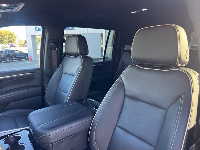 Used 2026 Chevrolet Suburban Premier AWD/4WD image 14