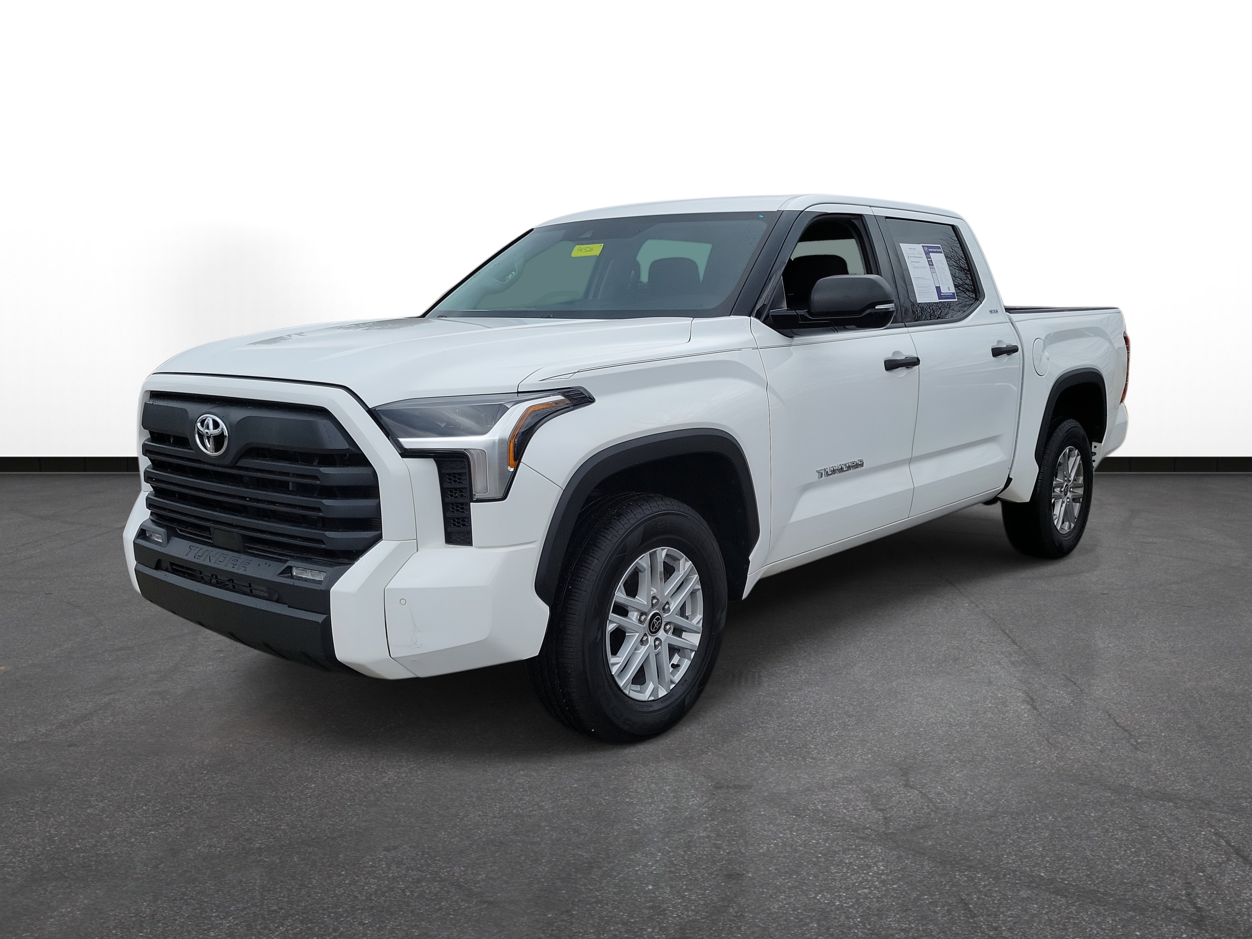 Used 2022 Toyota Tundra SR5 w/ SR5 Convenience Package image 2