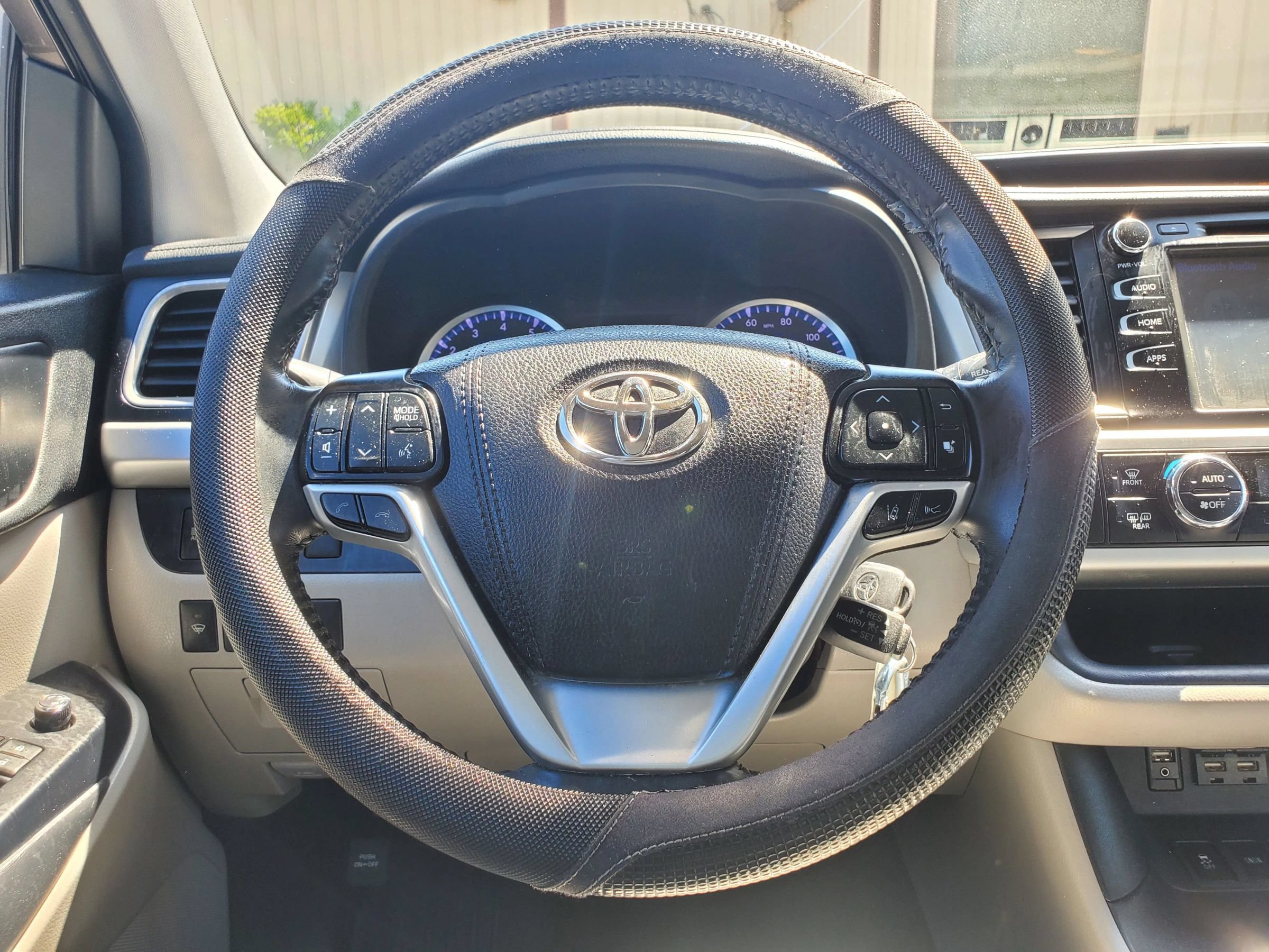 Used 2019 Toyota Highlander Plus FWD image 42