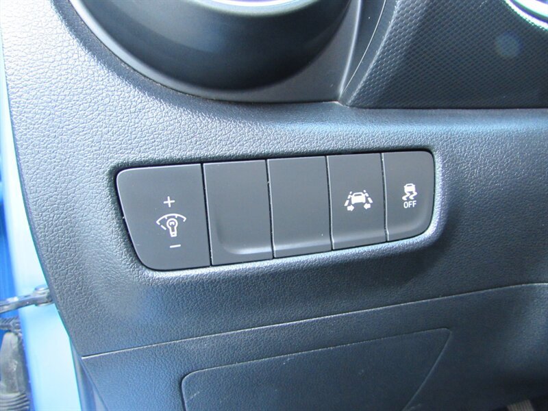 Used 2019 Hyundai Kona SE AWD/4WD image 14
