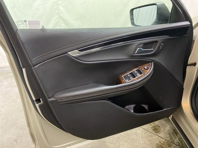 Used 2015 Chevrolet Impala LT image 24