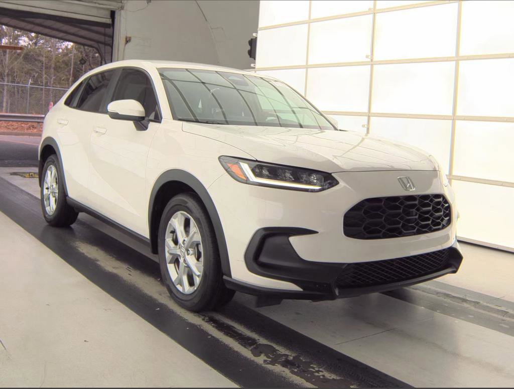 Used 2025 Honda HR-V LX image 6