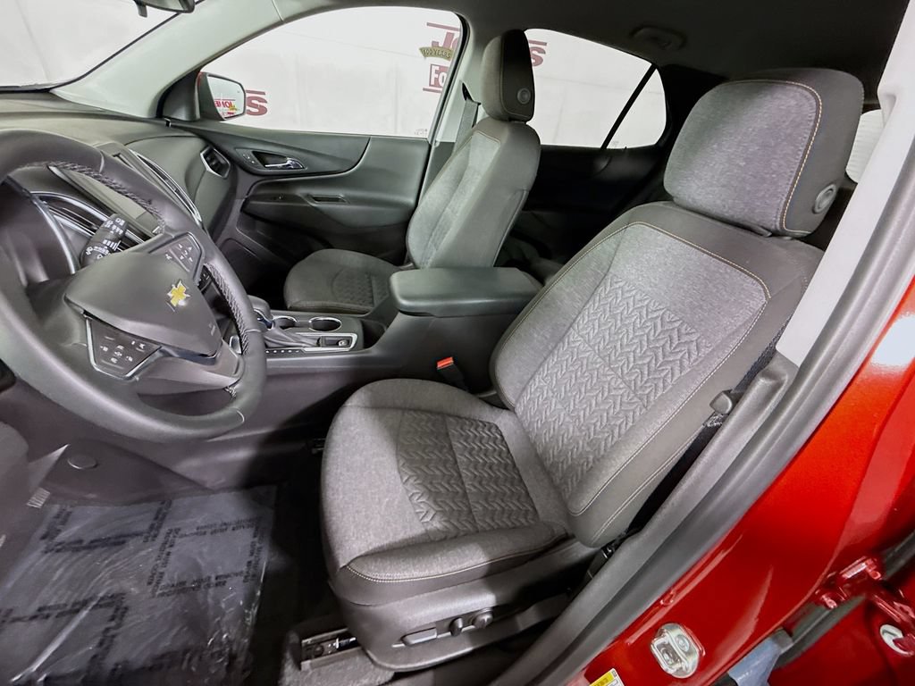 Used 2024 Chevrolet Equinox LT FWD image 24