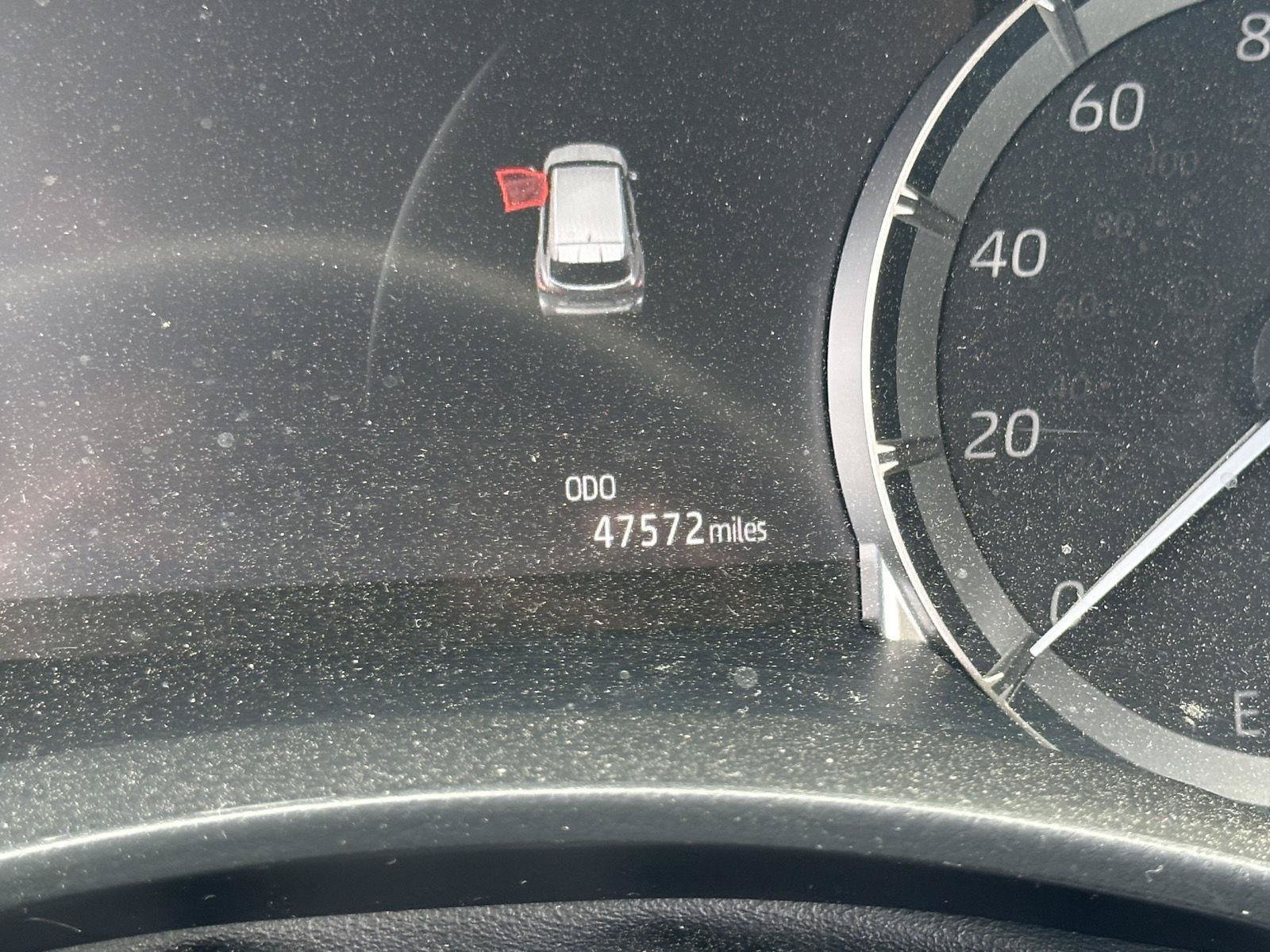 Used 2023 Toyota Highlander XLE FWD image 14