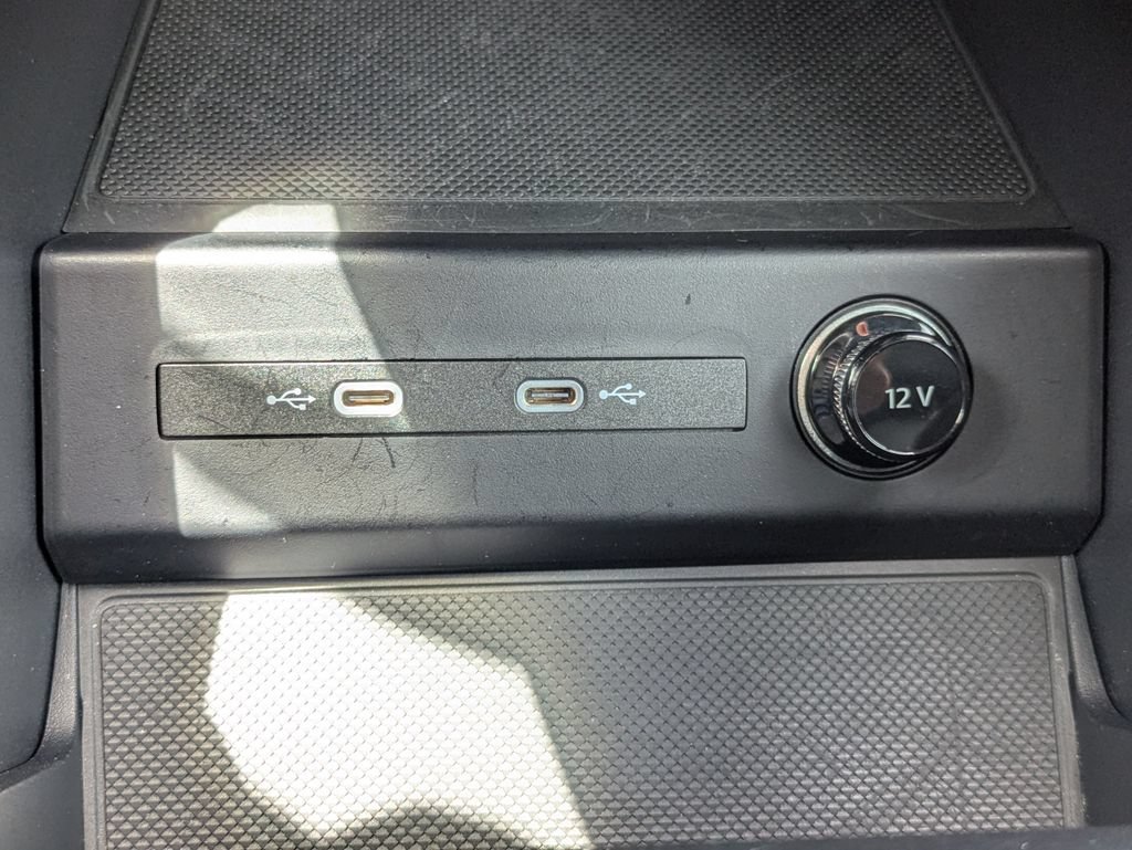 Used 2025 Audi Q4 e-tron Premium AWD/4WD image 35
