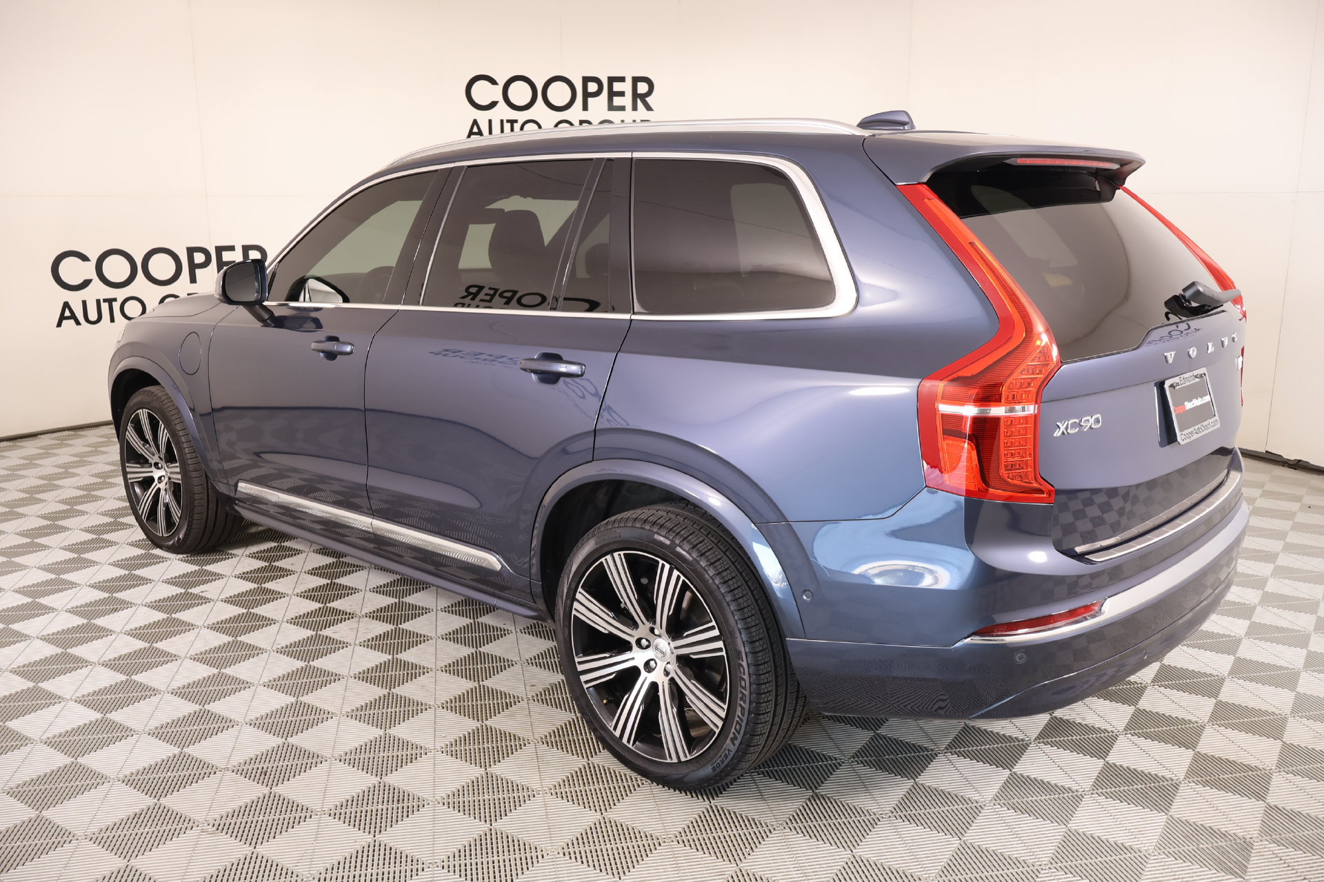 Used 2023 Volvo XC90 T8 Ultimate w/ Lounge Package AWD/4WD image 24