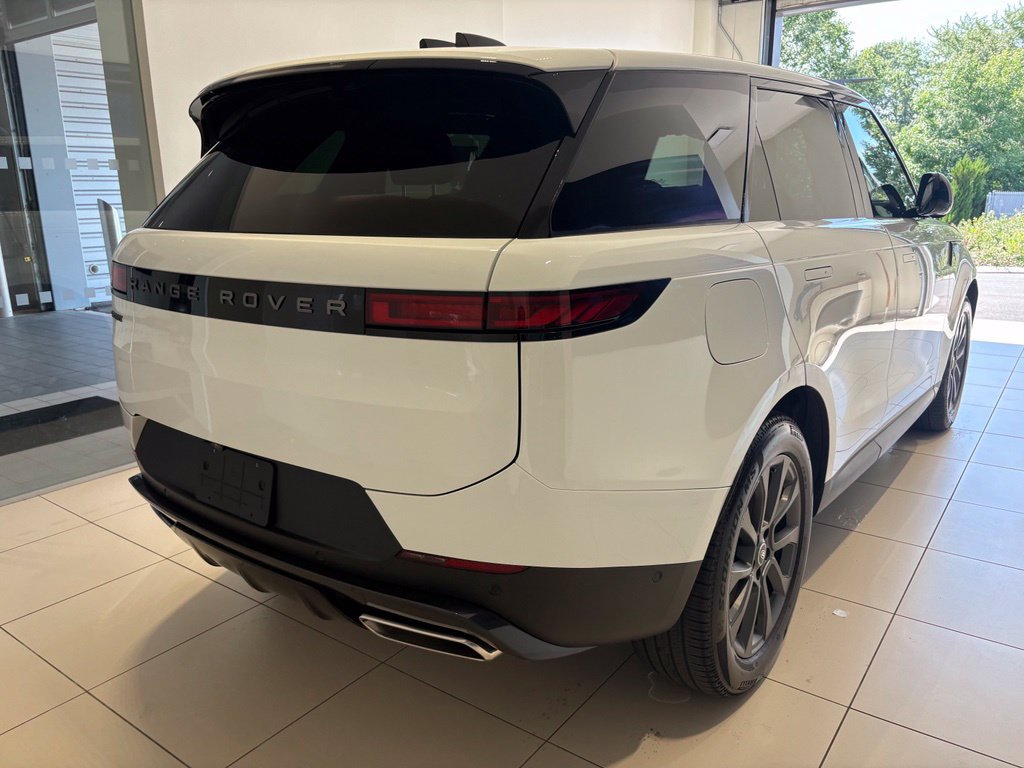 Used 2025 Land Rover Range Rover Sport AWD/4WD image 6