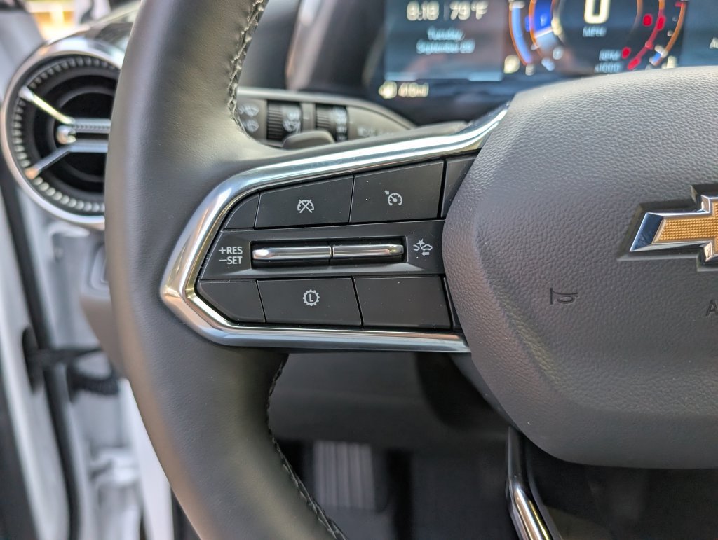 New 2027 Chevrolet Equinox LT w/ Convenience Package II FWD image 16