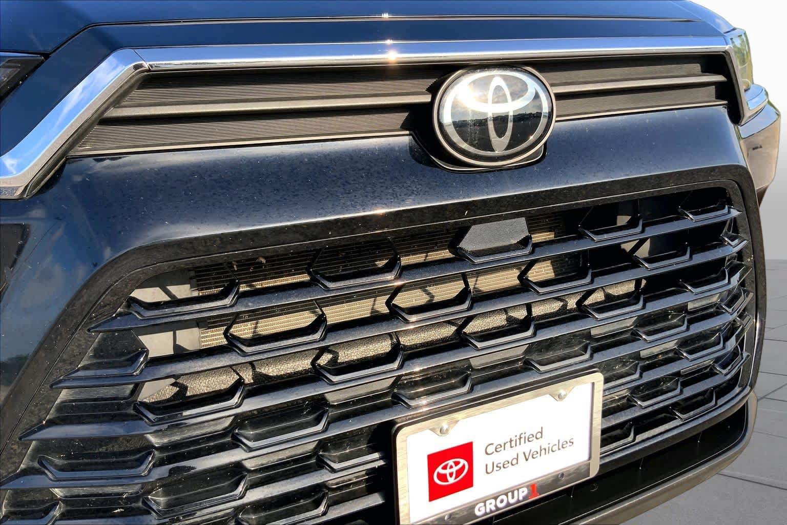 Used 2025 Toyota Grand Highlander AWD image 29