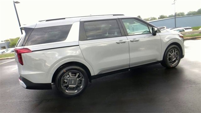 New 2026 Kia Carnival EX image 3