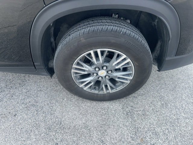 Used 2025 Chevrolet Traverse LT image 8