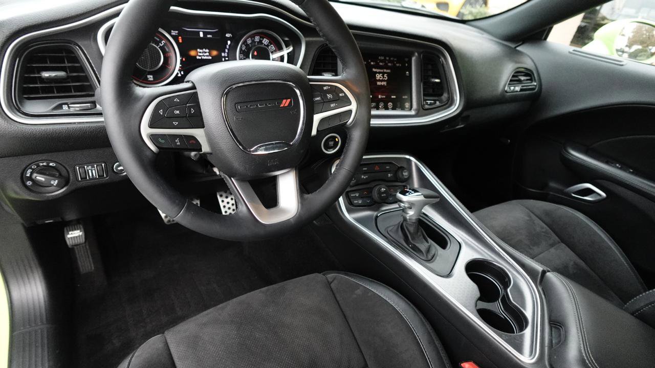 Used 2015 Dodge Challenger R/T Plus image 10