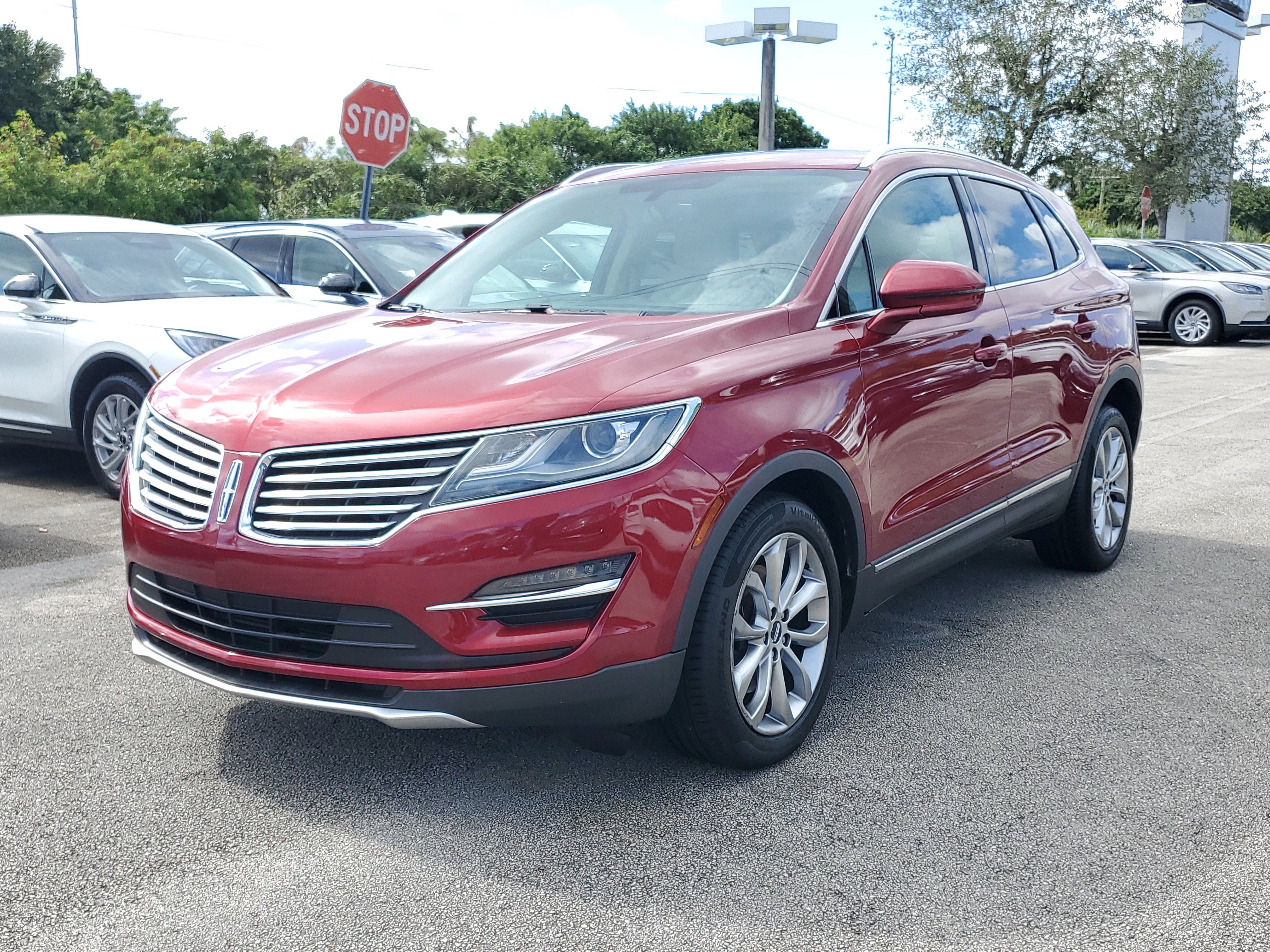 Used 2018 Lincoln MKC Select w/ Select Plus Package image 3