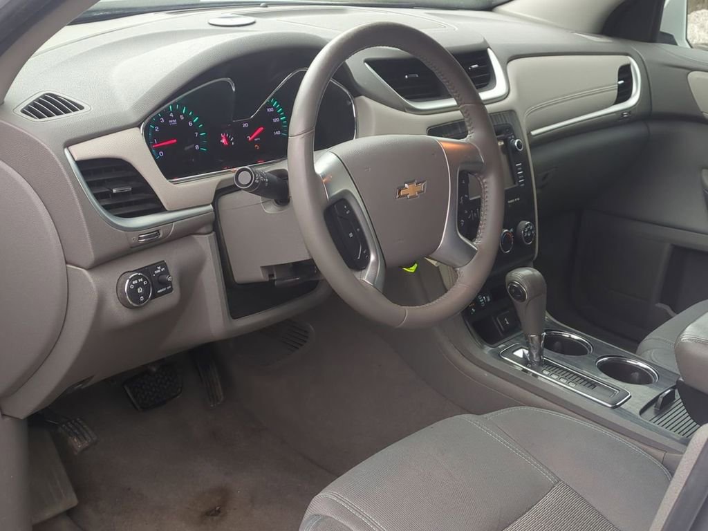 Used 2017 Chevrolet Traverse LT image 13
