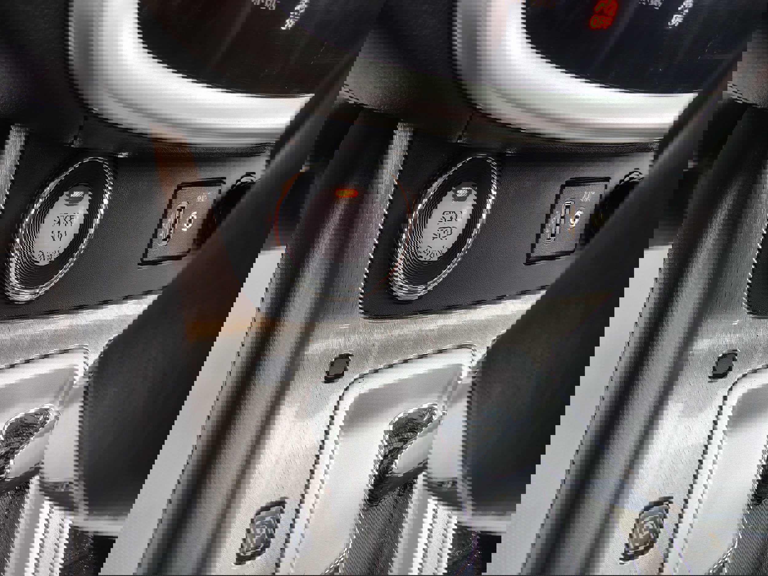 Used 2018 Nissan Murano SV w/ Premium Package image 34