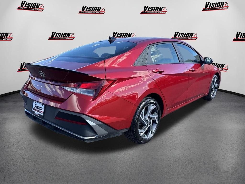 Certified 2025 Hyundai Elantra Sport FWD image 5