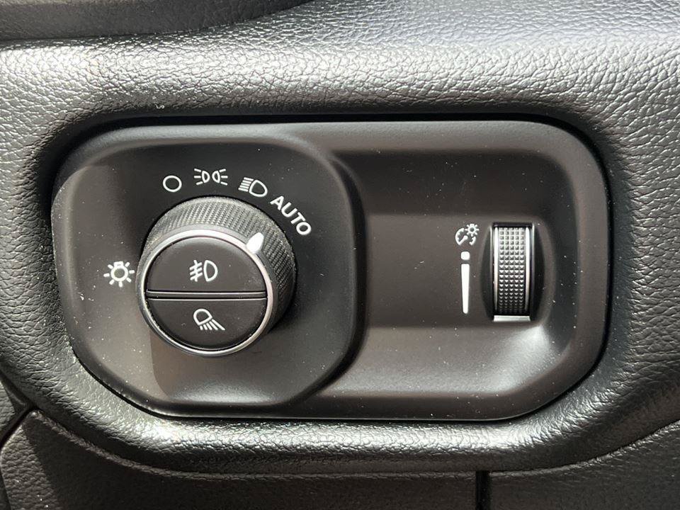 Used 2020 RAM 1500 Big Horn AWD/4WD image 18