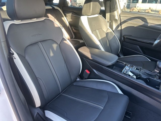 Used 2025 Kia K5 GT-Line w/ GT-Line Premium Package image 10