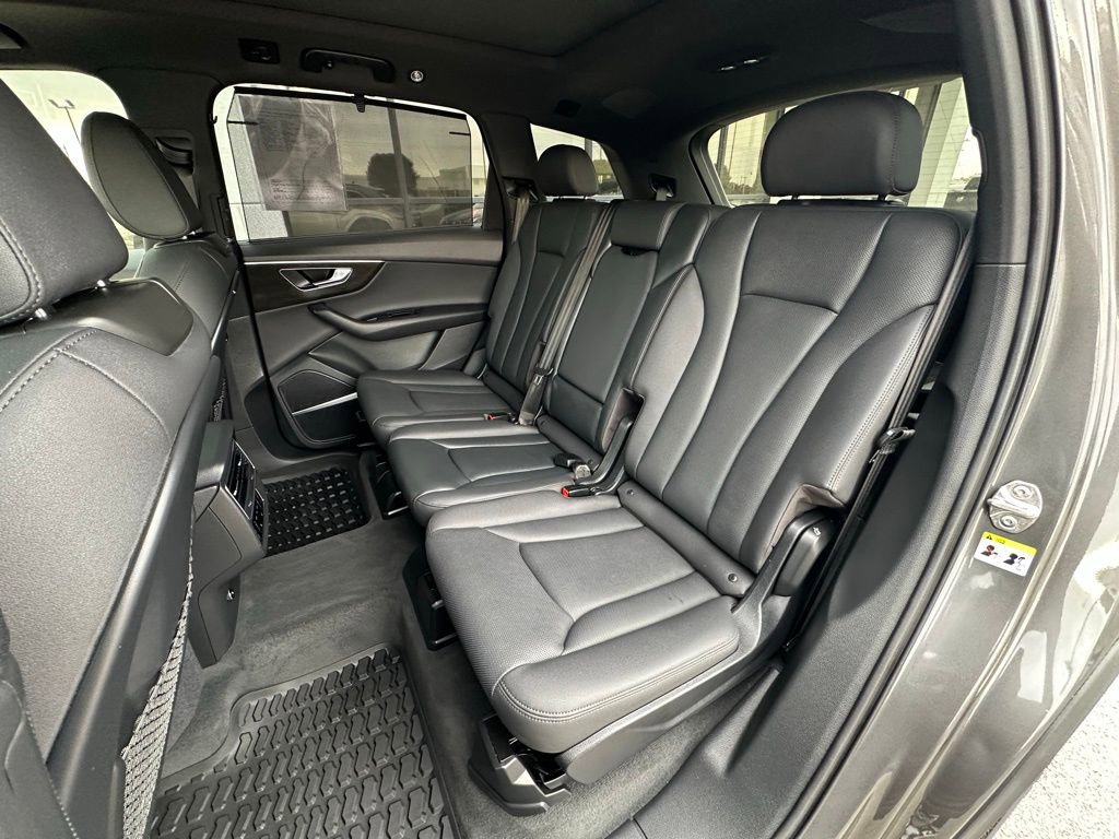 Used 2021 Audi Q7 2.0T Premium Plus w/ Executive Package image 23