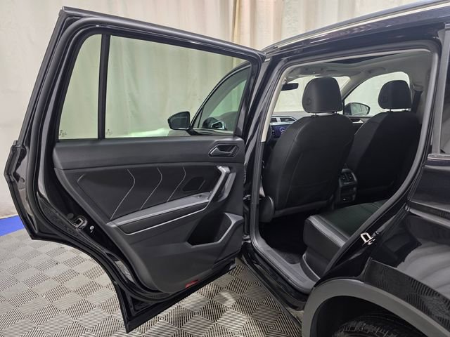 Certified 2023 Volkswagen Tiguan SE w/ Panoramic Sunroof Package image 26