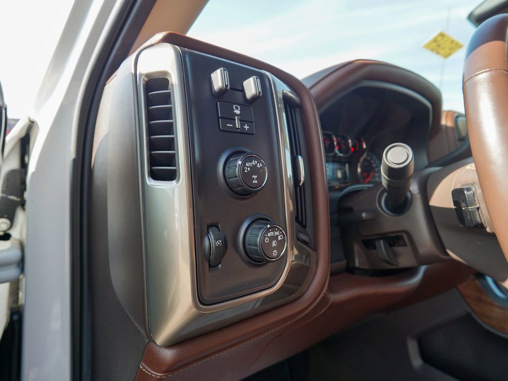 Used 2018 Chevrolet Silverado 1500 High Country image 19