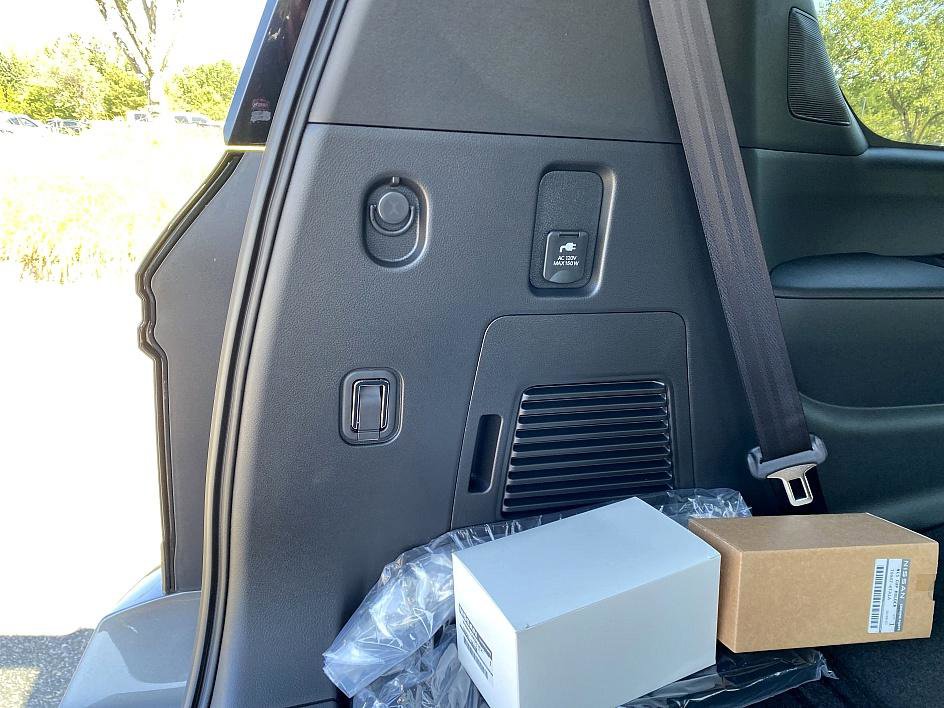 New 2026 Nissan Armada SL w/ Captain's Chari Seat Package image 27