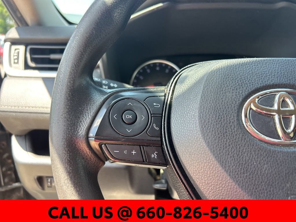 Used 2020 Toyota RAV4 LE FWD image 13