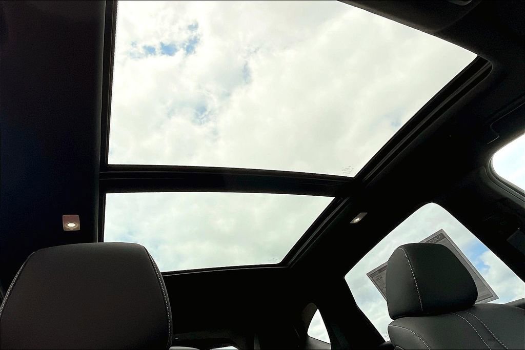 New 2025 Acura RDX SH-AWD image 25